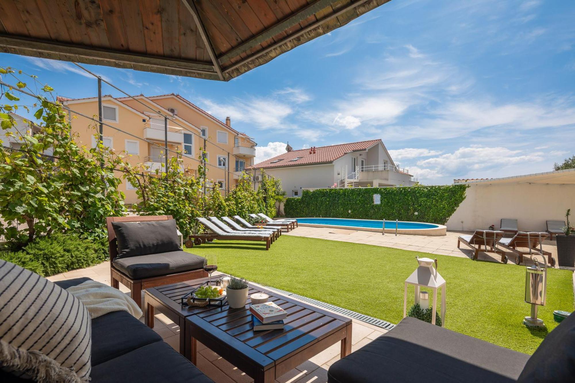 Sea View Apartments Tihi II Vodice Buitenkant foto