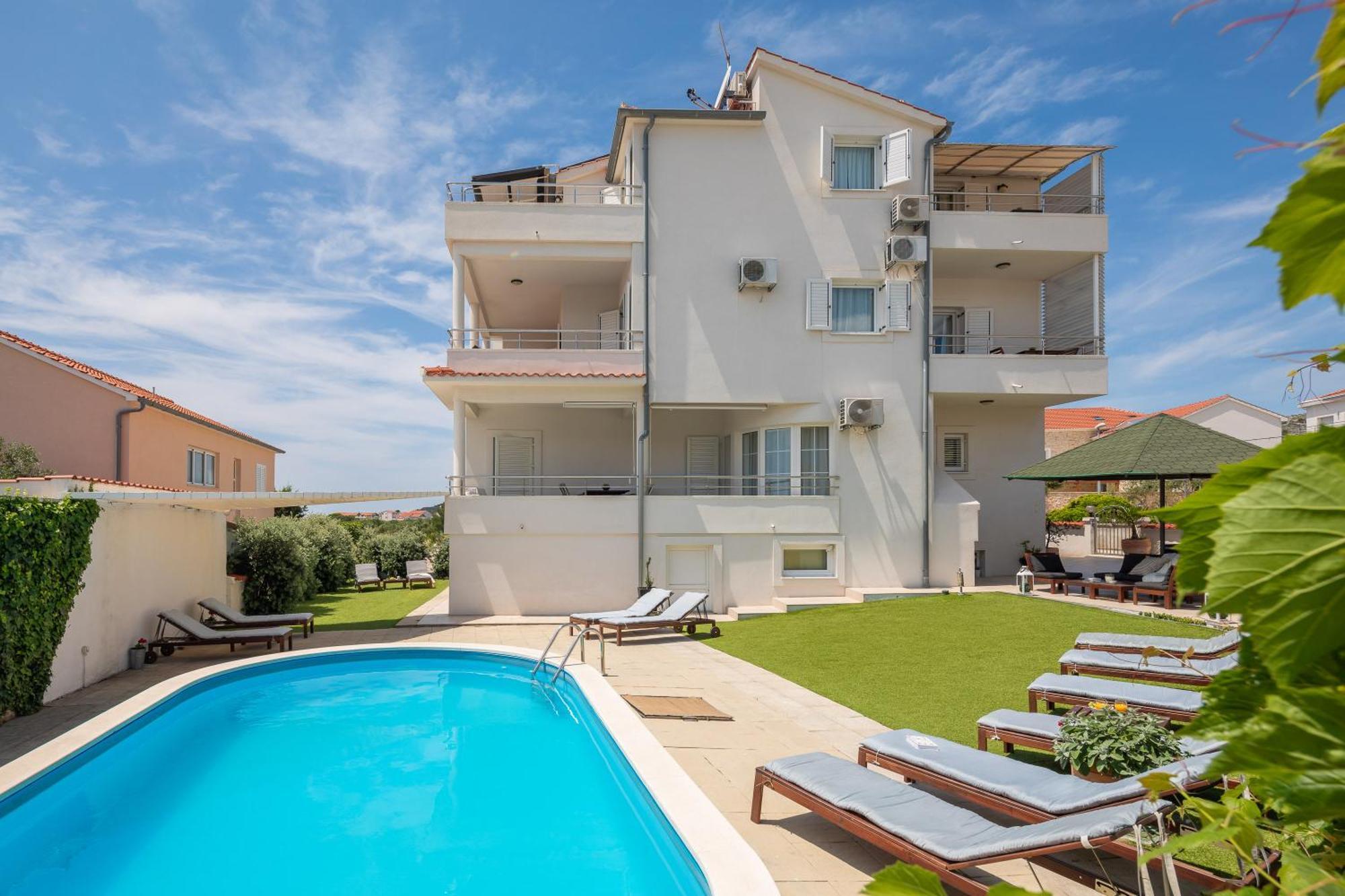 Sea View Apartments Tihi II Vodice Buitenkant foto