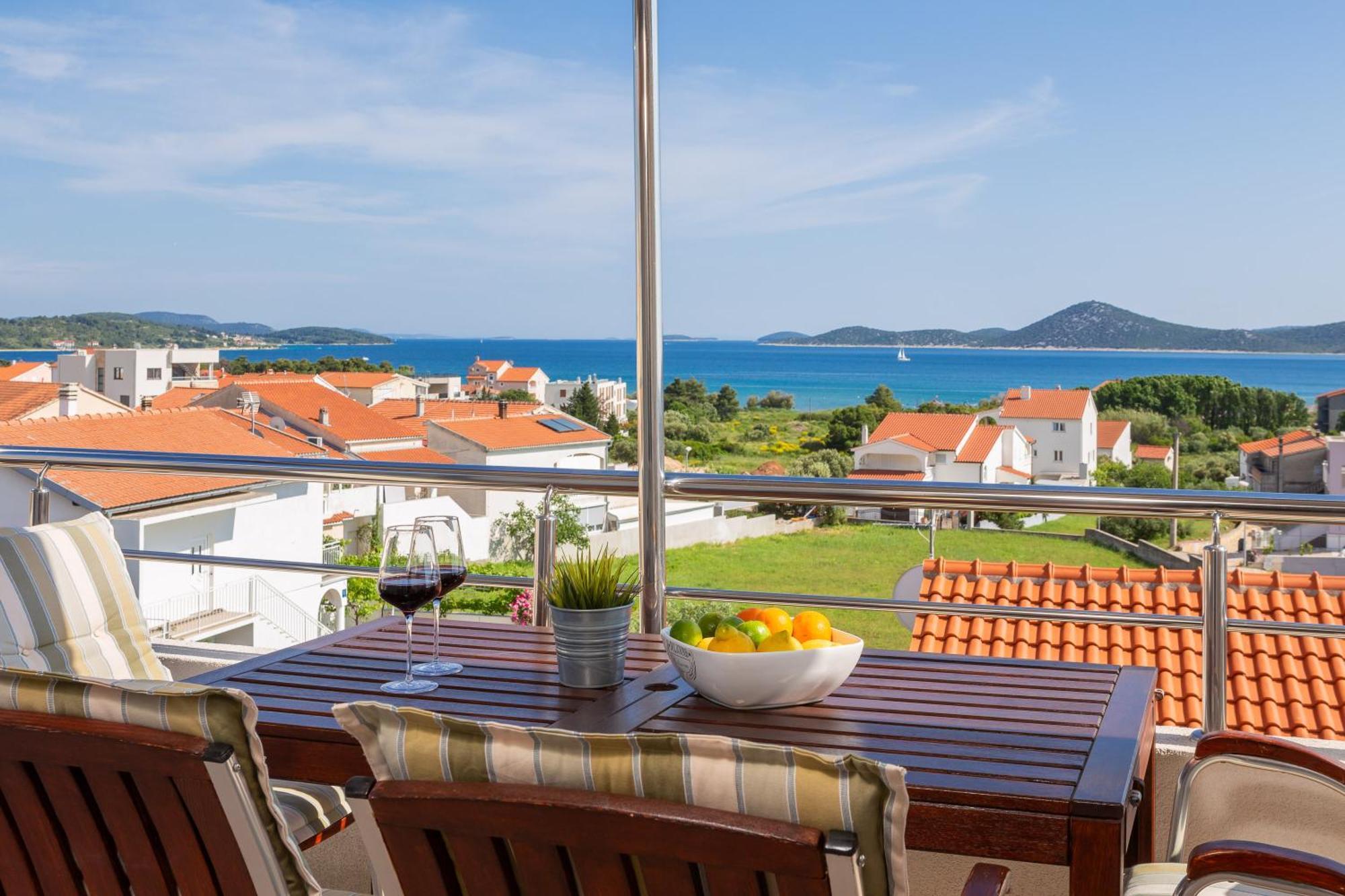 Sea View Apartments Tihi II Vodice Buitenkant foto